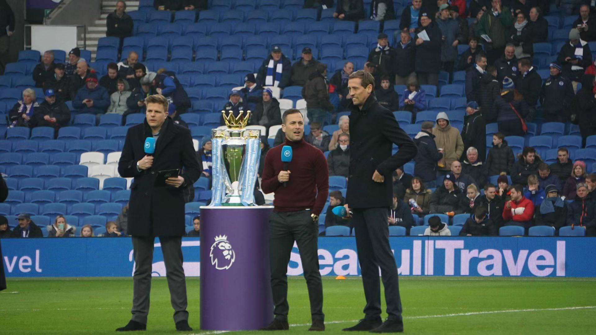 同样亮眼 同样亮眼